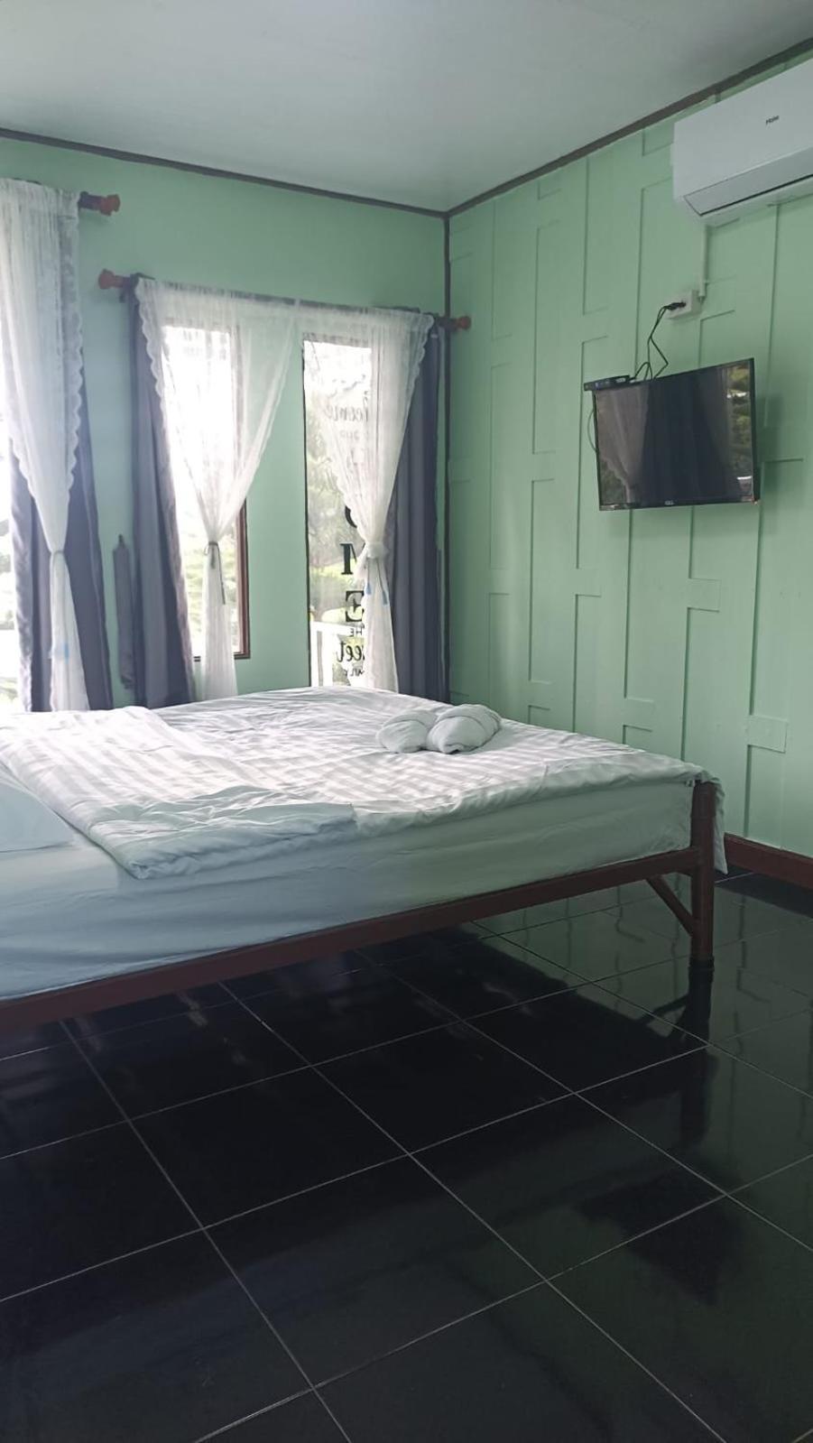 Boat And House Resort Khao Kho Eksteriør bilde